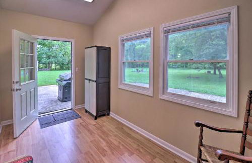 Hendersonville Home with Fire Pit 5 Mi to Downtown! - Foto 24