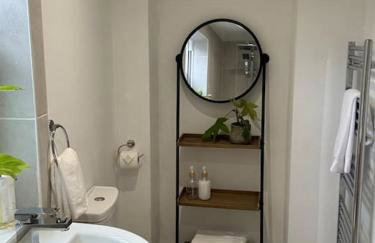 Cozy 3-Bed Cottage with Hot Tub - Foto 34