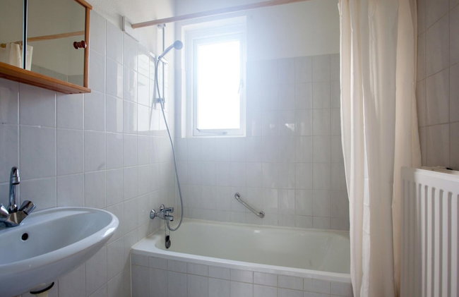 Spacious Holiday Home With Sauna Near Beach - Foto 11