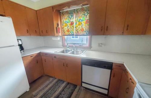 Pillsbury Point Cottage on West Lake Okoboji - Photo 23