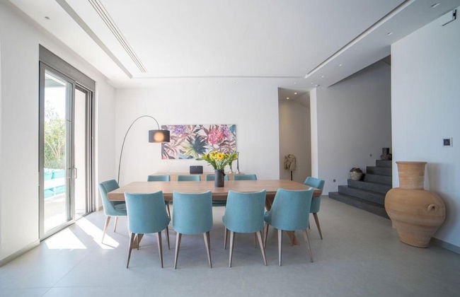 Sea View 6 Bedroom Villa With a Heated Pool - Foto 3