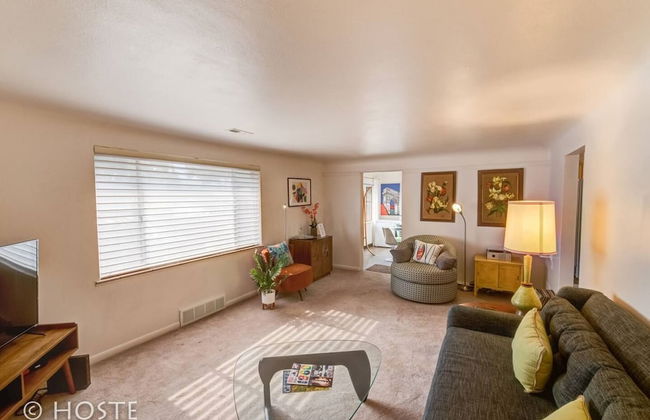 1 Br70's Inspired Comfy Condoclose to Broadmoor - Foto 14