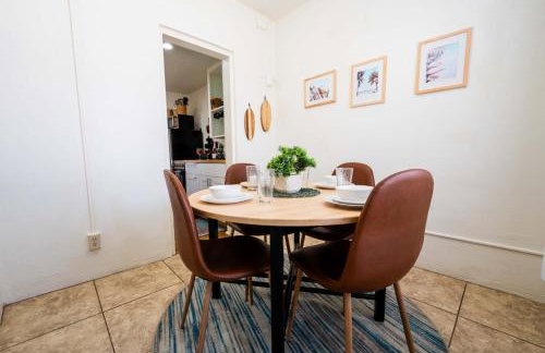 Breezy 1BR Retreat Walk to UofA and Spring Fun - Foto 45