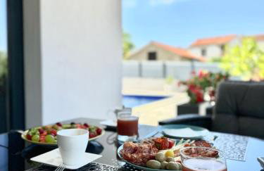 HelaMoni, New 5 Star 2 Person apartments with pool - Foto 22