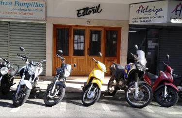 Aconchegante ao lado do shopping com garagem e Wifi - Foto 9