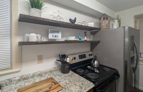 Walk to Restaurants and Shops Apt in Pennsylvania! - Foto 10