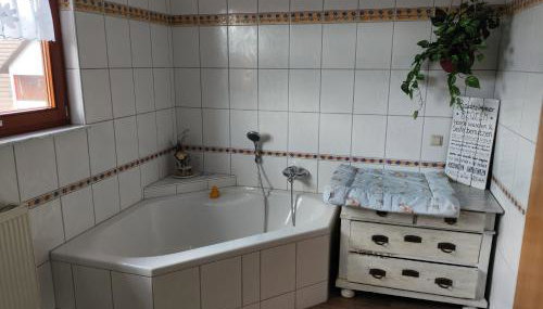 Große, gemütliche Wohnung in dörflicher Idylle - Foto 2