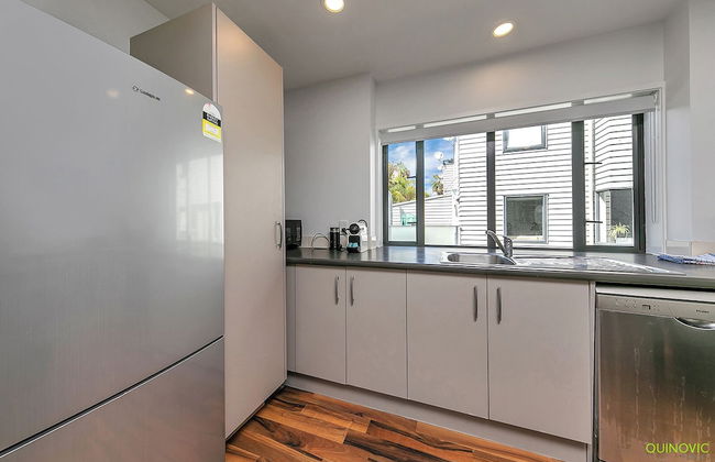 Balcony+Parking 3BR Gem Near Arena | Zodiak Stays - Foto 9