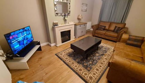 Spacious 3 Bedroom House, 6 beds in Spondon, Derby with Parking - Foto 2