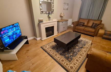 Spacious 3 Bedroom House, 6 beds in Spondon, Derby with Parking - Foto 2