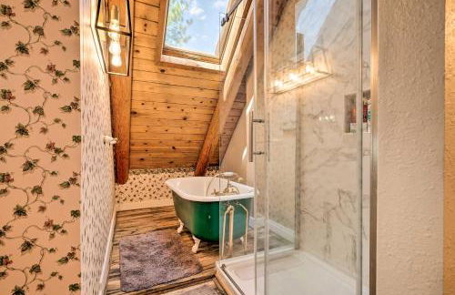 Stunning Log Cabin with Great Views, Firepit, Deck near Twain Hart - Foto 16