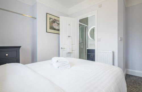 Modern 4-Bedroom Detached Home in Central Cambridge with Parking - Foto 32