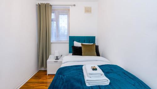 Queens Lodge - Photo 3, towels