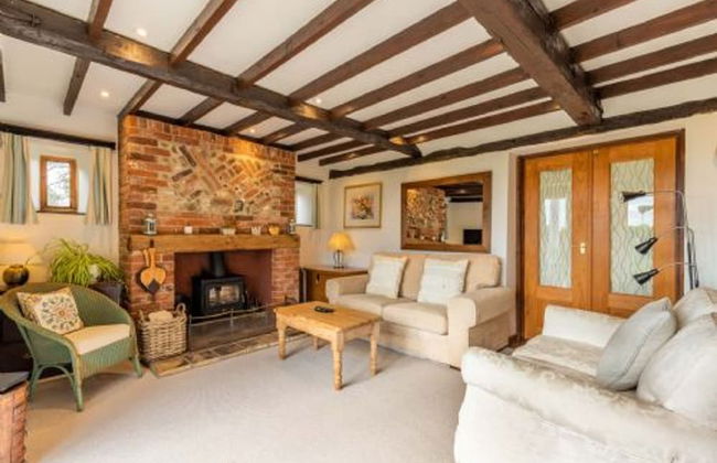 Host Stay Woodfalls Barn - Foto 2