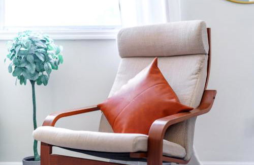 Jungle House Columbus Short North Downtown Free Parking - Steps to Convention Center & Nationwide Arena - 1BR Luxury Home - Sleeps 6 - Over 5,800 Five Star Stays - Foto 24