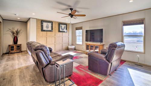 Close to Marinas Bernice Home with Large Yard - Foto 2