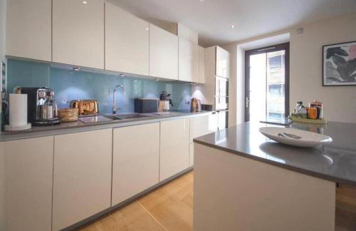 Westminster two bed one bath sleeps 5 with Air-Con - Photo 9