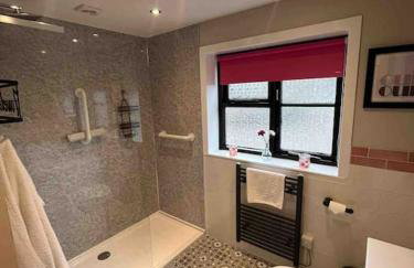 Oaklodge House - Photo 9