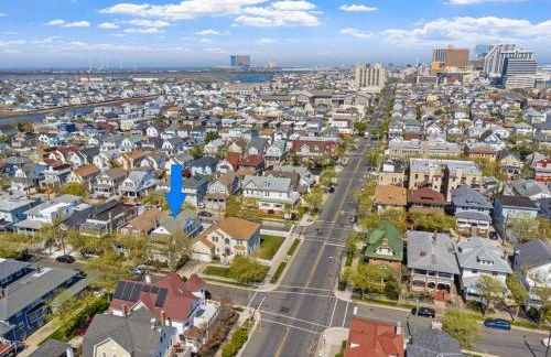 5BR 3BA Family Retreat 2 Blocks from Beach - Foto 18