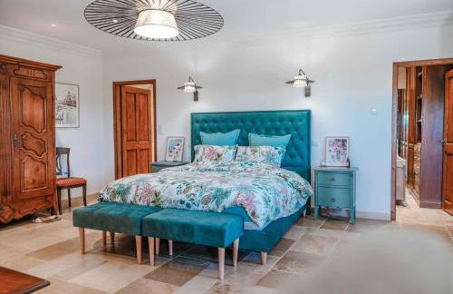 Mas des Sylves - Piscine intérieure chauffée - Parc de 100 hectares - Foto 7