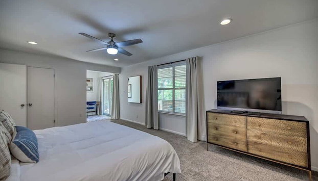 Luxury Lakefront Oasis With Boat Dock-firepit - Foto 5, Zimmer