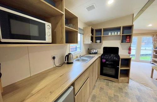 Cosy 3BR Getaway in Beautiful Country Park - Pass the Keys - Foto 2