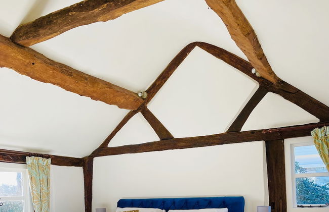 Log Burner and Beamed Ceilings-king Size Bed - Foto 5