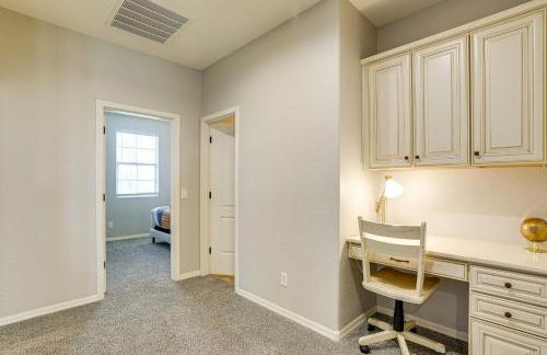 Pool, Views and Ample Space! Sunny Goodyear Retreat - Foto 31