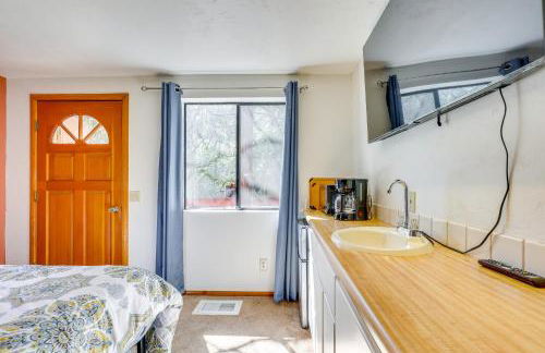 Across From Hiking Trails Woodsy Studio! - Foto 12