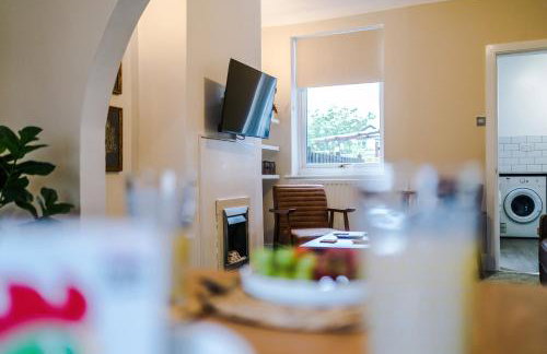 Oxford House by YourStays - Cosy Home in the Suburb of May Bank - Foto 6