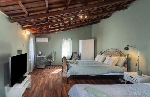 Tylissos EV Stone House - Photo 1