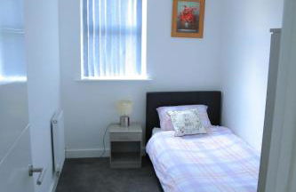 Beautiful New family home - Photo 20