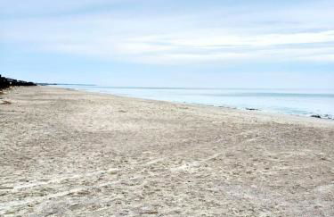 2Br 2Ba Condo on Golf Course - Foto 47