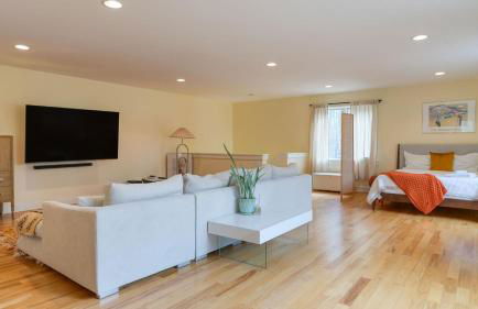 PoolHot Tub Firepit Near Hikes Shops Dining Cragswood Lodge by AvantStay - Foto 38