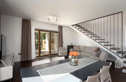 Besonderes Steinhaus mit Privatpool, Panoramablick, Garten, Grill, Waschmaschine - Foto 11