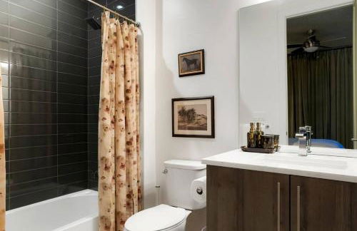 Million Dollar Rooftop MTN Views -2 King Beds-DT Golden - Photo 10