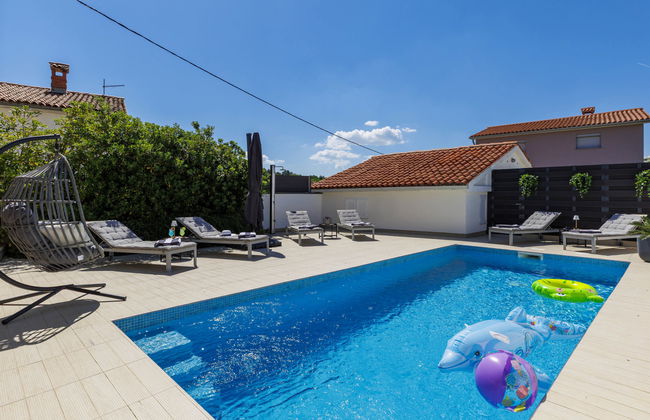 Albona Luna - Foto 45