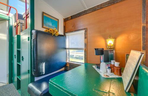 Historic Cupola Caboose with Mountain Views in Elbe - Photo 4