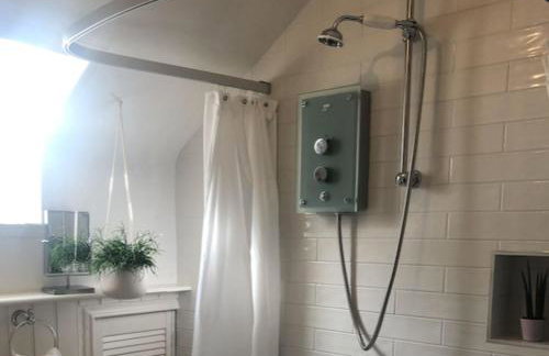 The Pink Cottage upstairs suite & Garden Summer Room - Foto 42