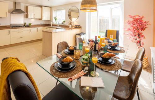 Cozy Glam Patchway Garden House Sleep 9 Mid-Long Term Welcome - Foto 1