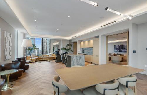 Downtown Condo with Den and Pool Access - Foto 53