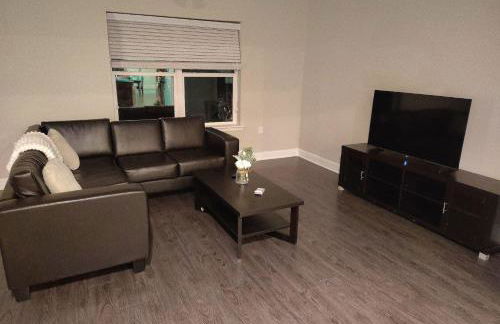 Modern Comfort and Resort Style Living Near CU - Foto 23