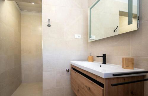 Olive garden Platinum, Posedarje - Photo 22