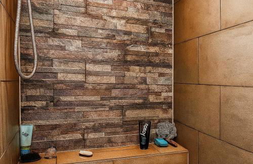 Entire luxury house Free Parking accommodations for contractors and long stays - Foto 4