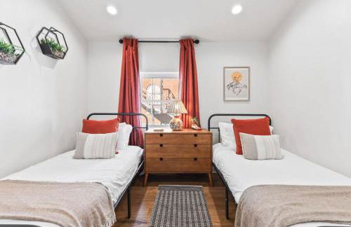 Chic and Cozy - Walk to Bars, Coffee, and Restaurants - Foto 30