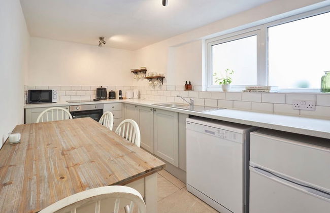 Host Stay Daisy s Cottage - Photo 16