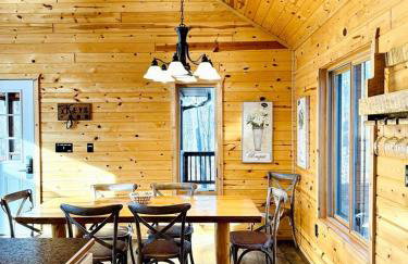 Cozy Lakefront Retreat with Game Room, Outdoor Living and Dock in Wisconsin - Foto 35