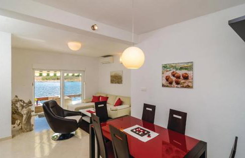 Two-Bedroom Holiday Home In Opuzen - Foto 16