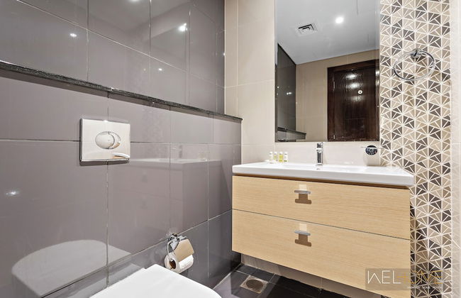 WelHome - Charming Breathtaking 1BR Apt. In Damac Hills - Photo 17