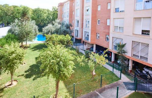 Apartamento con piscina solo en temporada - Foto 3